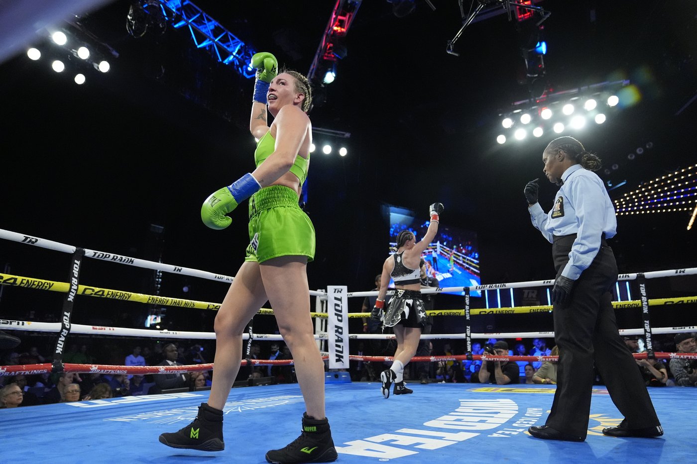 Three titles on the line as Canada's Mary Spencer faces Mikaela Mayer in Montreal | iNFOnews.ca Three titles on the line as Canada's Mary Spencer faces Mikaela Mayer in Montreal | iNFOnews.ca