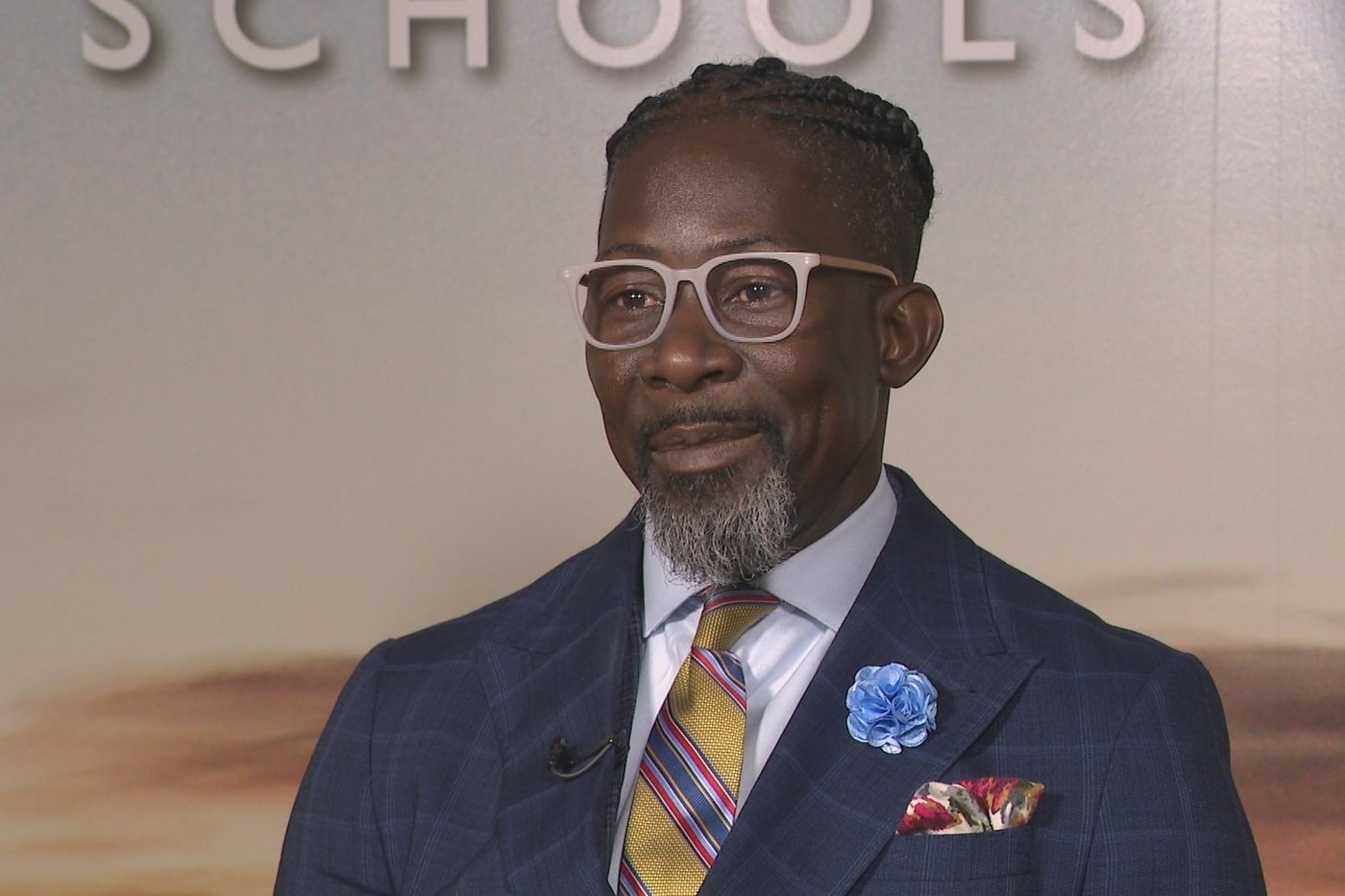 Officials place Des Moines schools leader on leave after his arrest by immigration agents | iNFOnews.ca