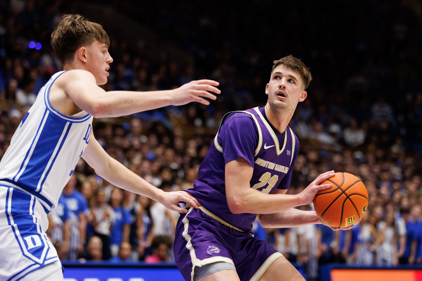 Cameron Boozer scores 25, helps No. 6 Duke top Western Carolina 95-54 in Blue Devils' 1st home game | iNFOnews.ca