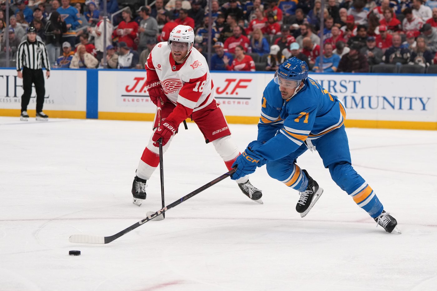 Dylan Larkin scores twice to help Red Wings beat Blues 5-2 | iNFOnews.ca Dylan Larkin scores twice to help Red Wings beat Blues 5-2 | iNFOnews.ca
