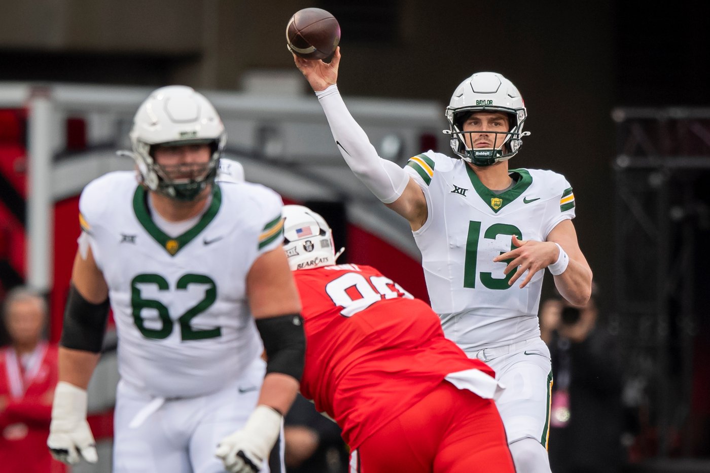 Sorsby throws 2 TD passes, runs for a score in No. 21 Cincinnati's 41-20 win over Baylor | iNFOnews.ca Sorsby throws 2 TD passes, runs for a score in No. 21 Cincinnati's 41-20 win over Baylor | iNFOnews.ca