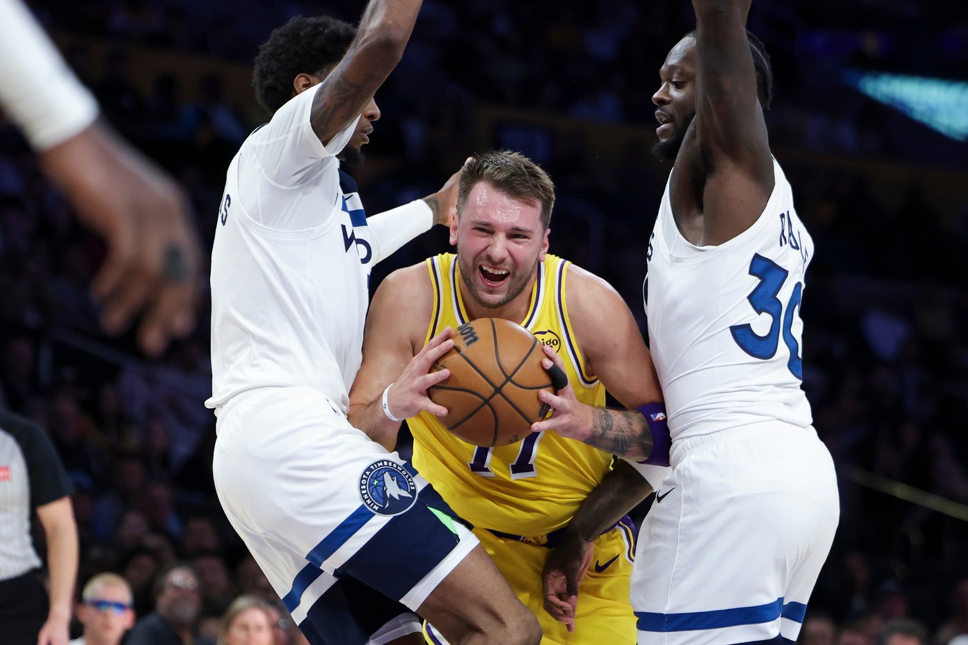 Luka Doncic scores 49 to extend his sizzling season start in Lakers' 128-110 win over Timberwolves | iNFOnews.ca Luka Doncic scores 49 to extend his sizzling season start in Lakers' 128-110 win over Timberwolves | iNFOnews.ca