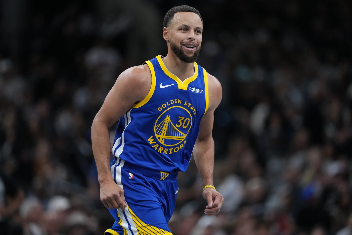 Curry ties Jordan's record, torches Spurs with 49 points to rally Warriors to 109-108 victory | iNFOnews.ca Curry ties Jordan's record, torches Spurs with 49 points to rally Warriors to 109-108 victory | iNFOnews.ca