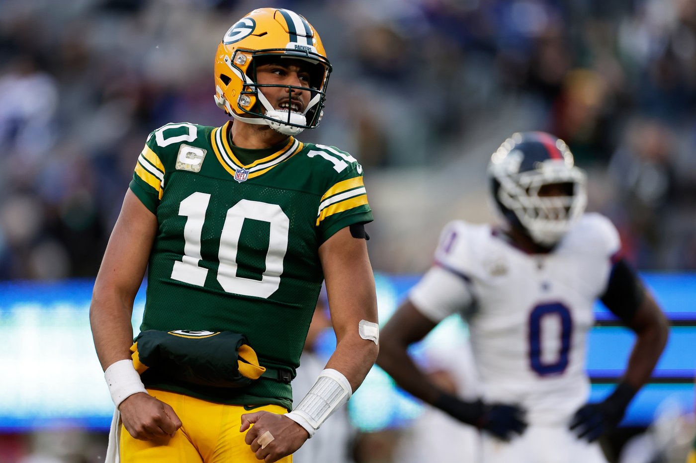 Jordan Love throws 2 TD passes as Packers beat Giants 27-20 to end their skid | iNFOnews.ca