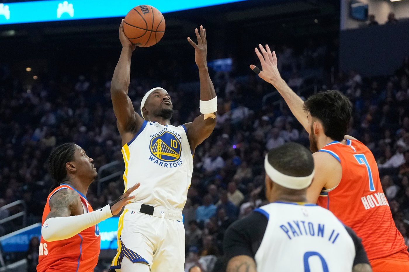 Shai Gilgeous-Alexander scores 38 points as defending champion Thunder hold off Warriors 124-112 | iNFOnews.ca