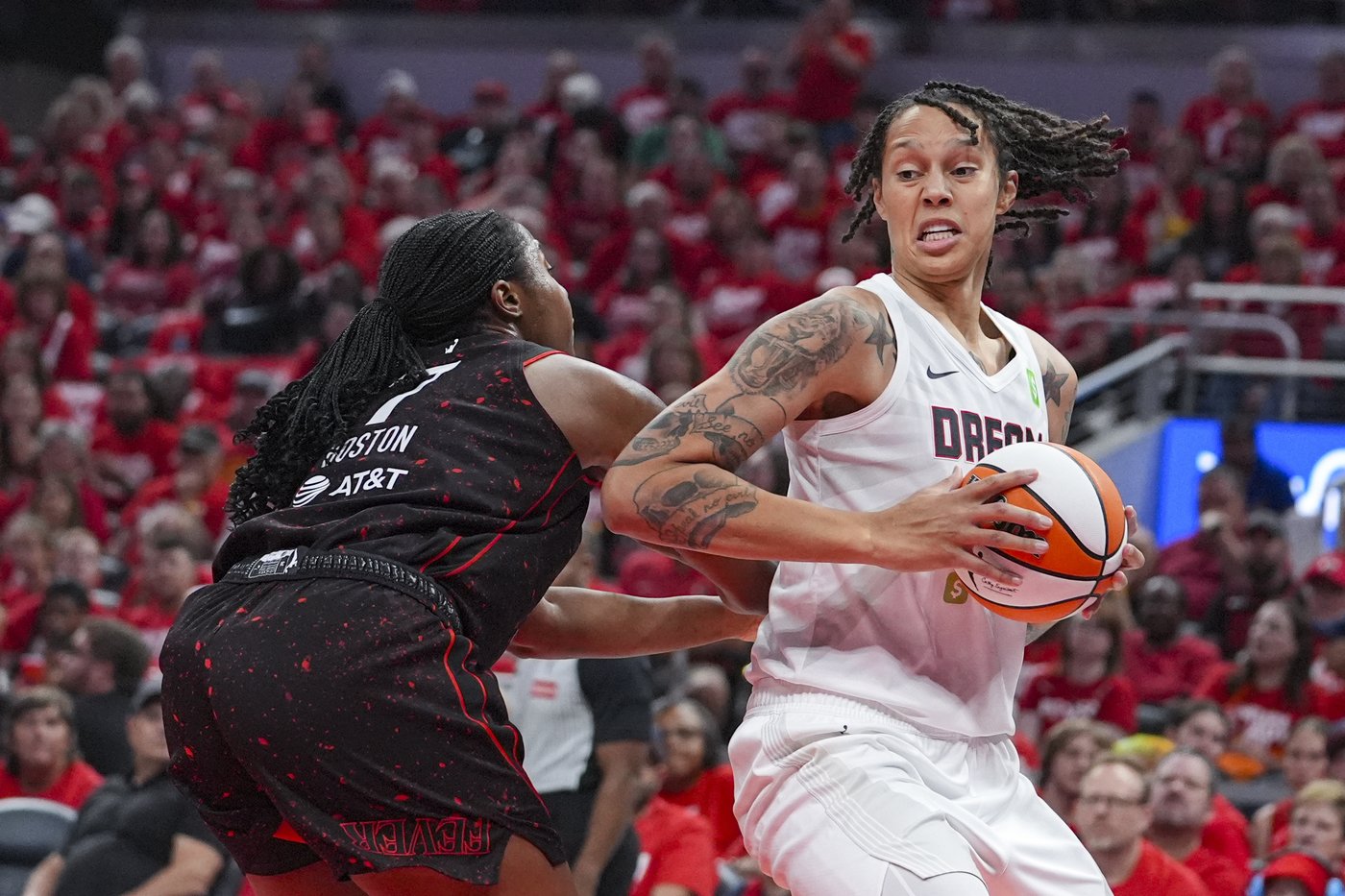 Kelsey Mitchell, Aliyah Boston help Fever stay alive in playoffs with 77-60 Game 2 rout over Dream | iNFOnews.ca