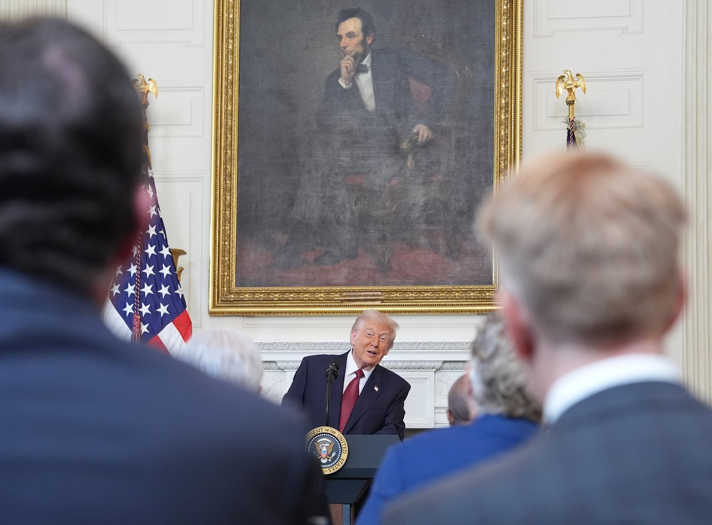 Trump pressures GOP senators to end the government shutdown, now the longest ever | iNFOnews.ca Trump pressures GOP senators to end the government shutdown, now the longest ever | iNFOnews.ca