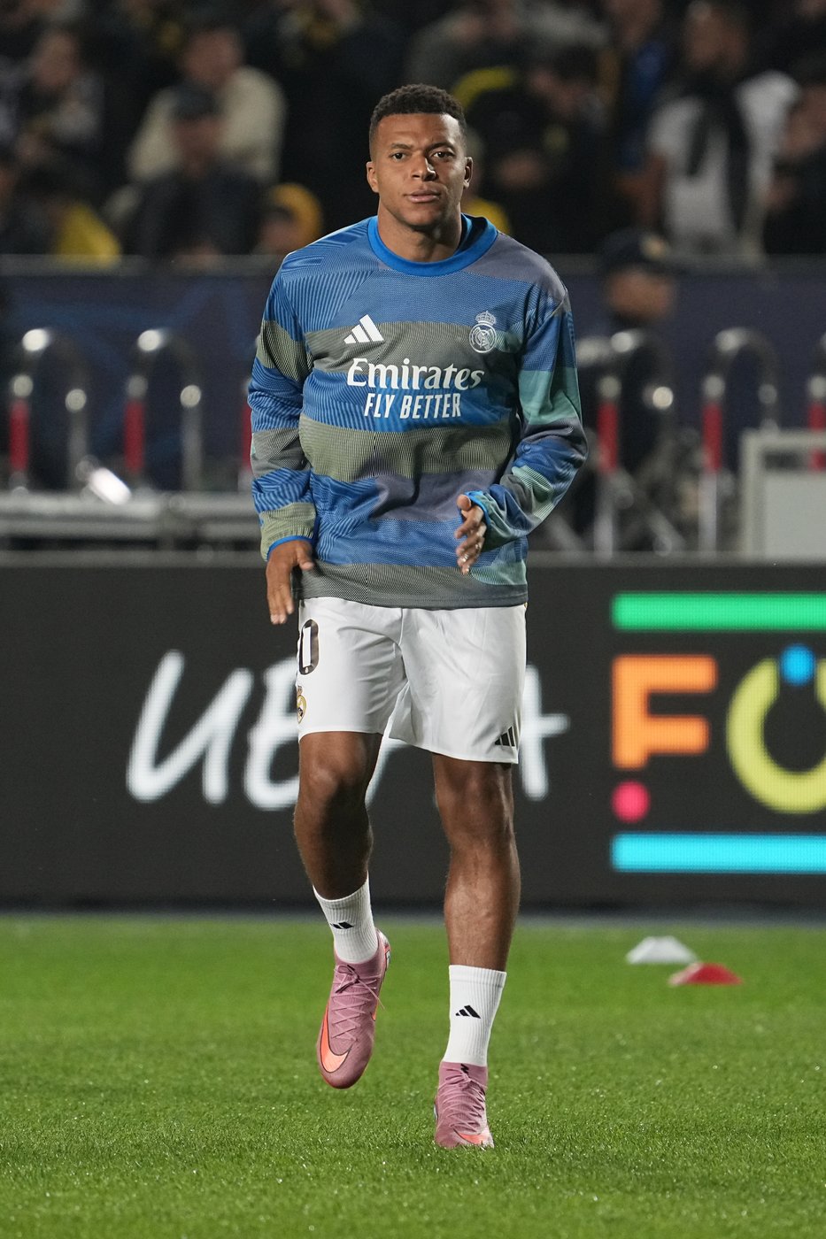 Mbappé and Kane star as Real Madrid and Bayern Munich earn big wins in Champions League | iNFOnews.ca