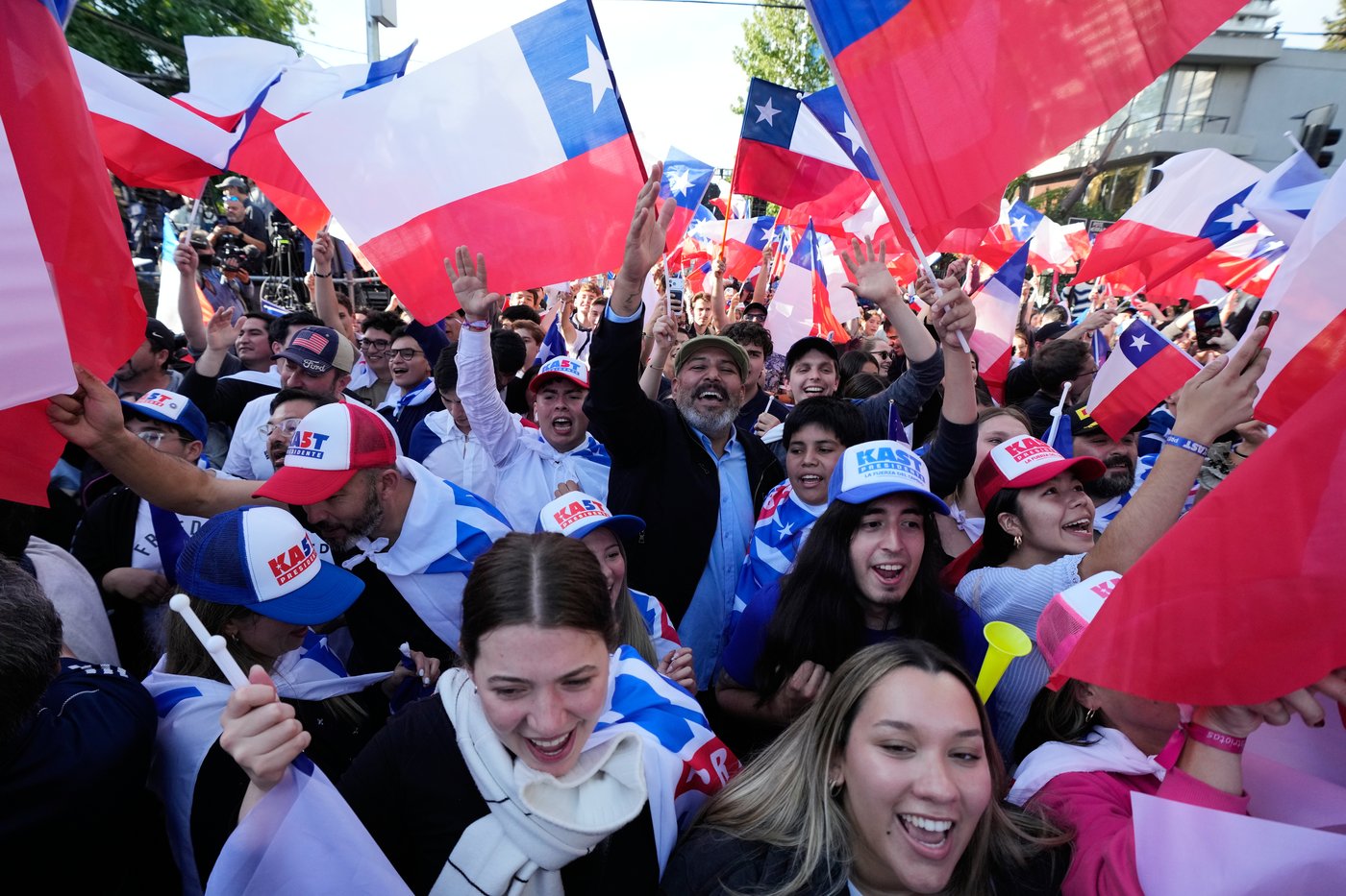 Landslide win for Kast gives Chile its most right-wing president in decades | iNFOnews.ca Landslide win for Kast gives Chile its most right-wing president in decades | iNFOnews.ca