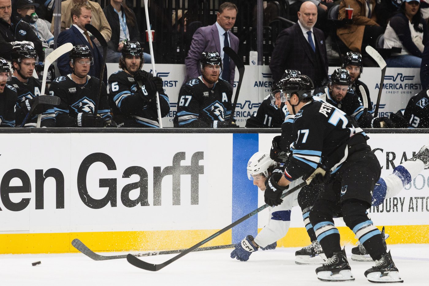 Guentzel scores in the 3rd period as the Lightning beat the Mammoth 4-2 for their 5th straight win | iNFOnews.ca Guentzel scores in the 3rd period as the Lightning beat the Mammoth 4-2 for their 5th straight win | iNFOnews.ca