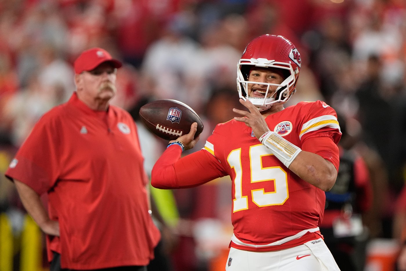 Tricks and treats: Chiefs are hoodwinking defenses with creative plays; there's a reason for 'em | iNFOnews.ca Tricks and treats: Chiefs are hoodwinking defenses with creative plays; there's a reason for 'em | iNFOnews.ca