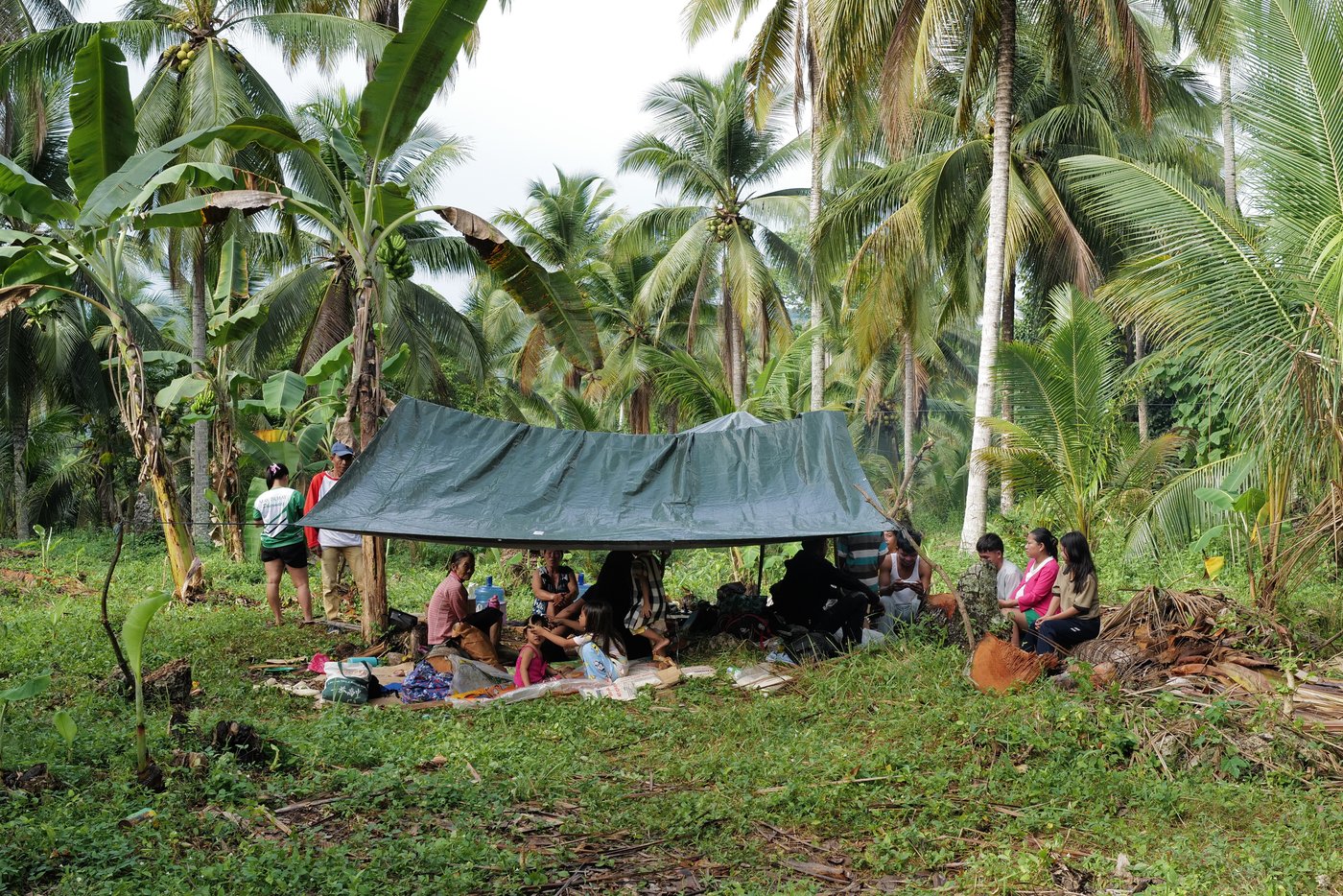 Two powerful quakes strike off southern Philippines, killing at least 7 people | iNFOnews.ca
