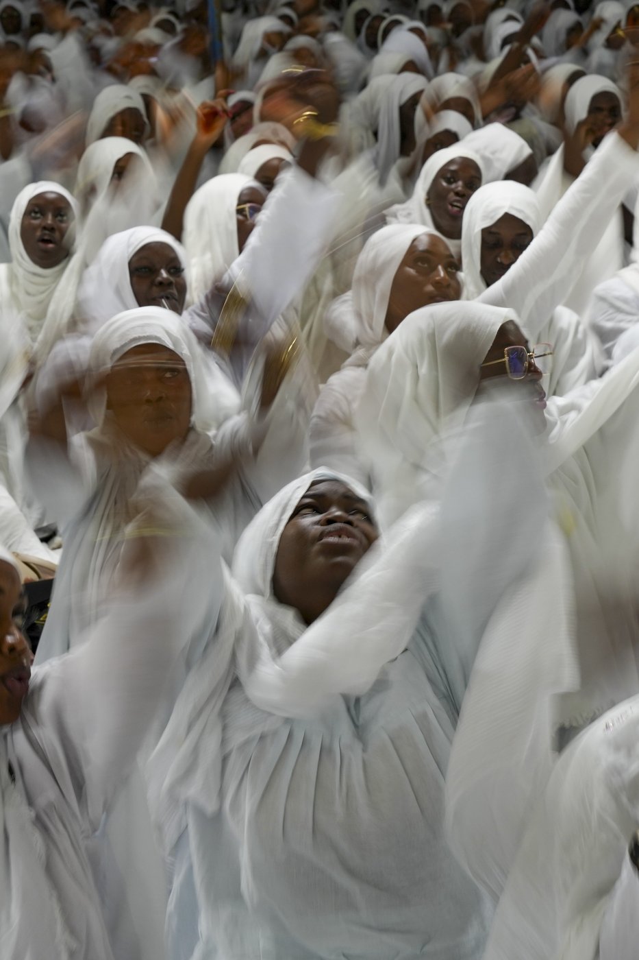 See the world in vertical: Top photos by AP's photojournalists | iNFOnews.ca
