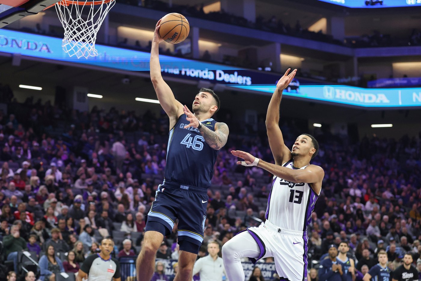 Zach Edey has career-high 32 points to lead Grizzlies past Kings 115-107 | iNFOnews.ca