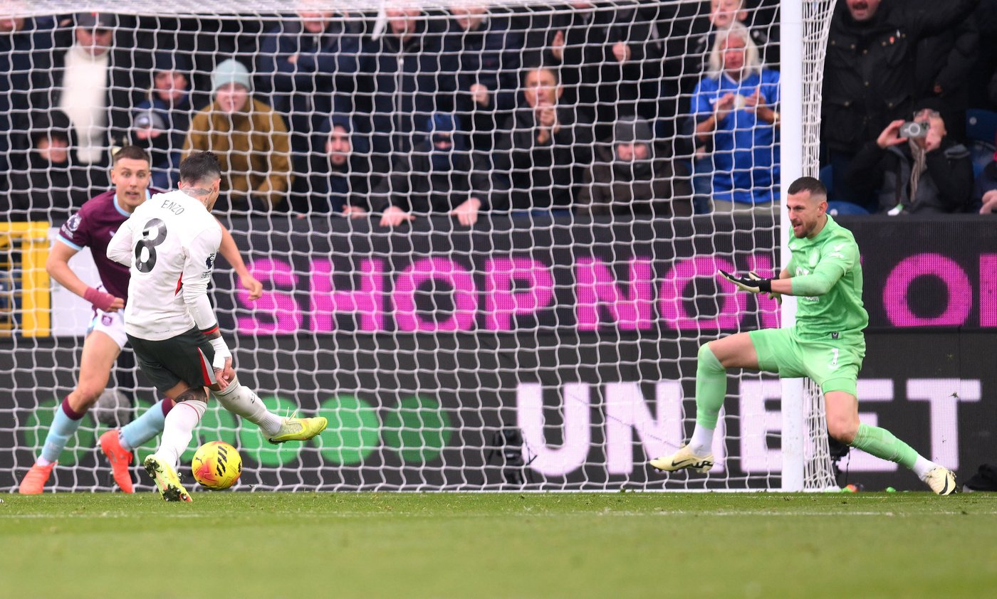 Chelsea beats Burnley 2-0 to gain ground on leader Arsenal in Premier League | iNFOnews.ca