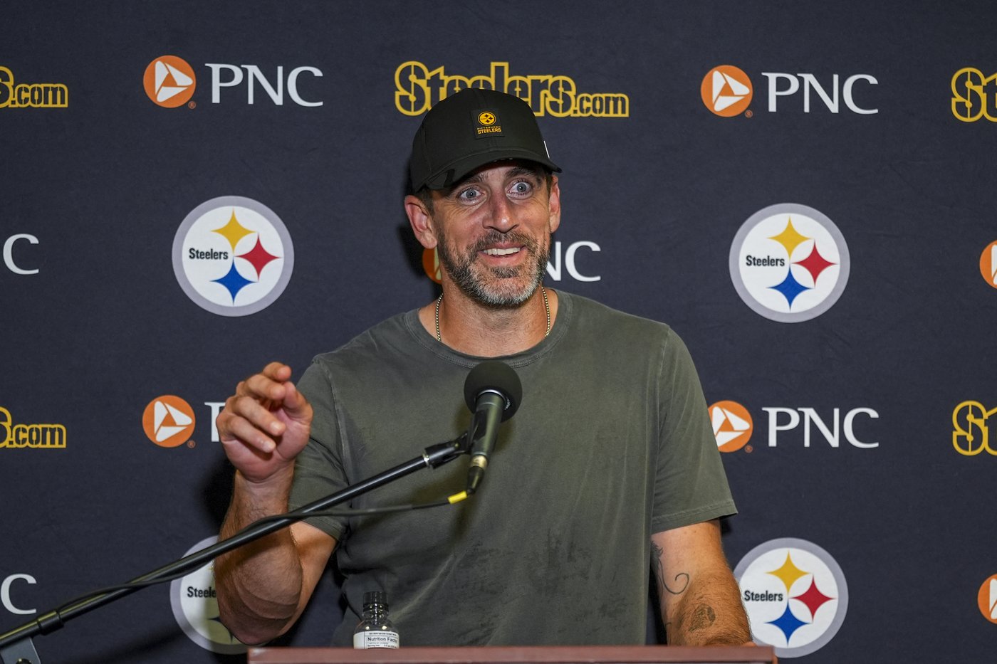 Aaron Rodgers sends a message to those skeptical about what he might have left: R-E-L-A-X | iNFOnews.ca