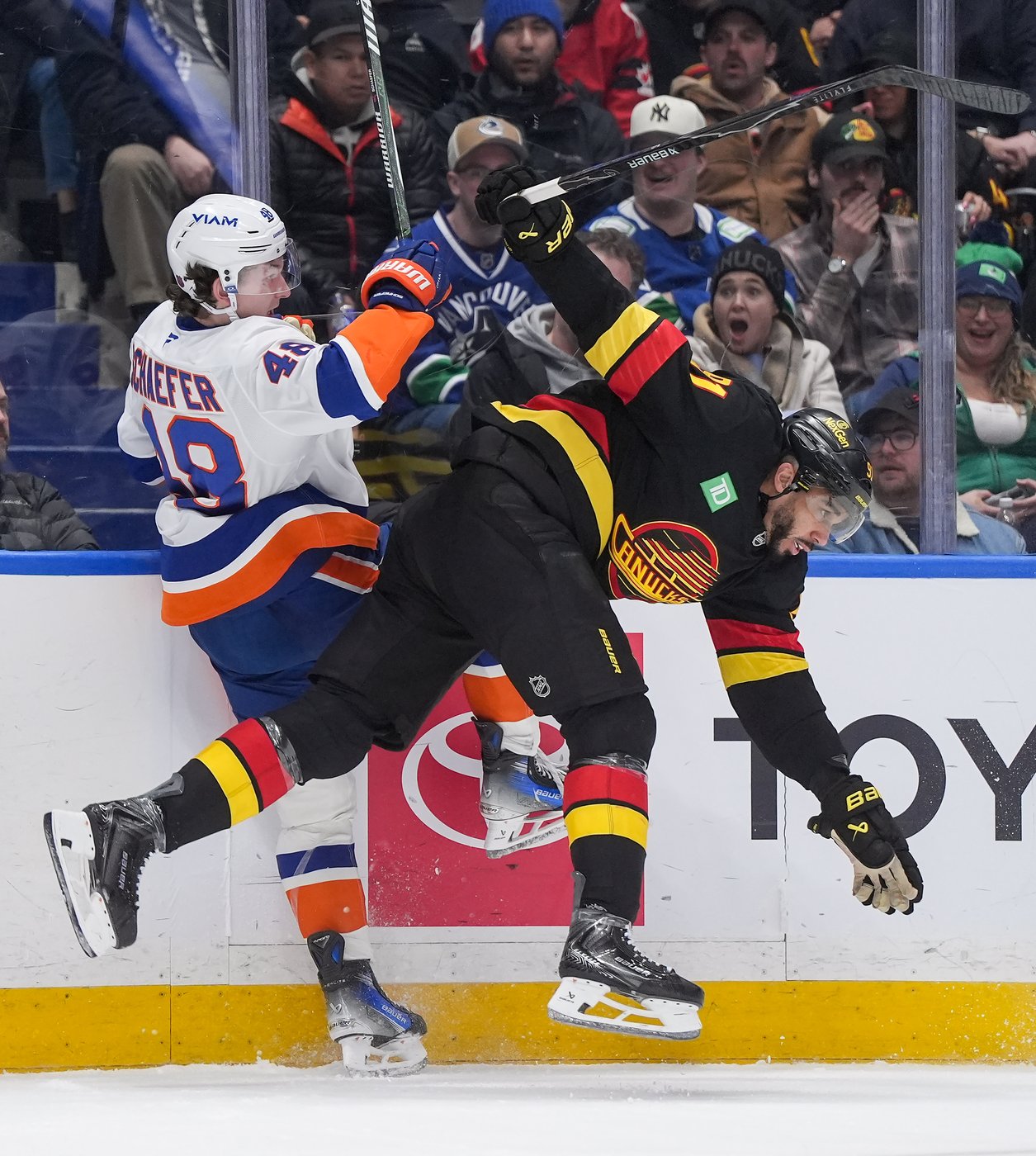 Vancouver Canucks coach calls out team for lingering 'defeated feeling' | iNFOnews.ca