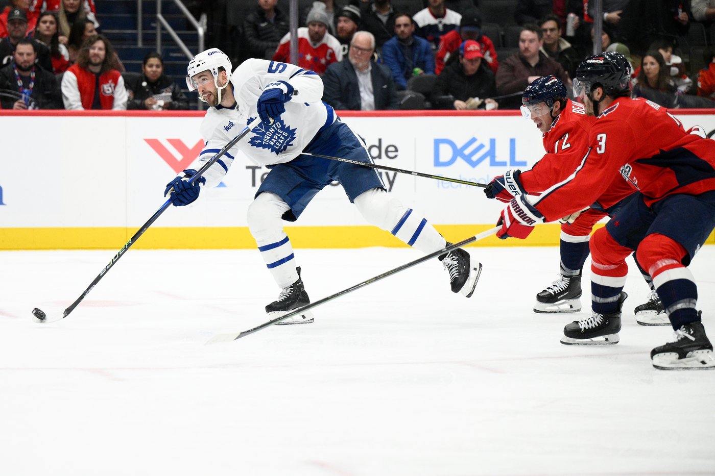 Capitals rebound from a bad road trip, beat Maple Leafs 4-0 behind goalie Thompson | iNFOnews.ca