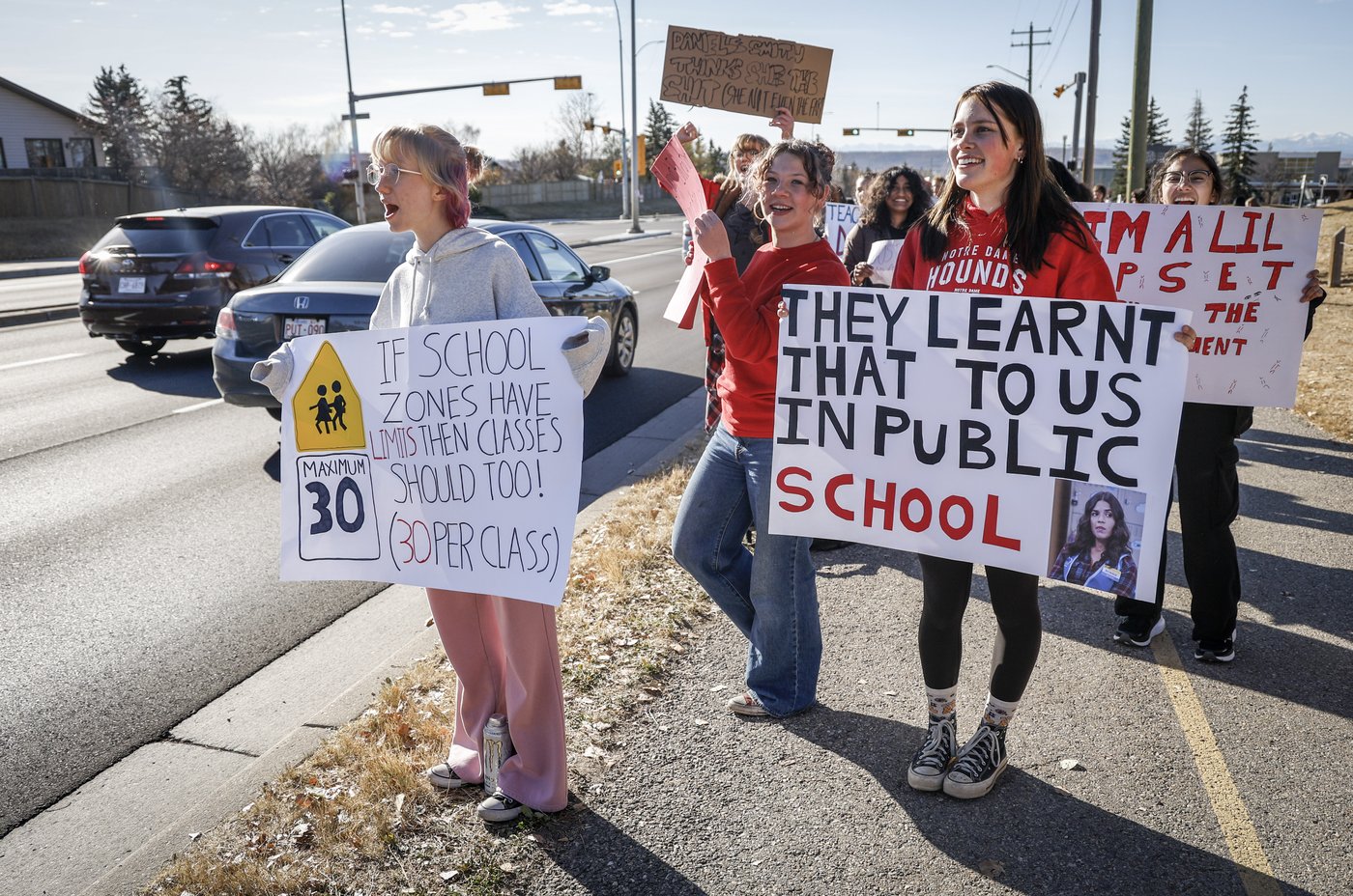 Alberta students cut class, rally at legislature for teachers in strike-bill dispute | iNFOnews.ca Alberta students cut class, rally at legislature for teachers in strike-bill dispute | iNFOnews.ca