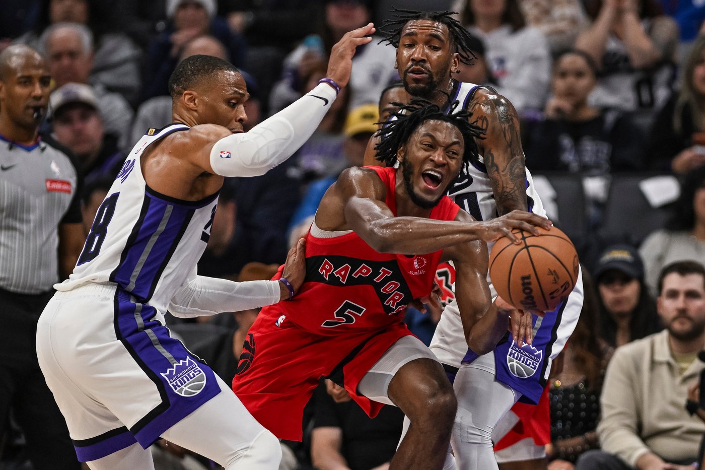 Barnes, Raptors heat up in third quarter to beat Kings 122-109 | iNFOnews.ca