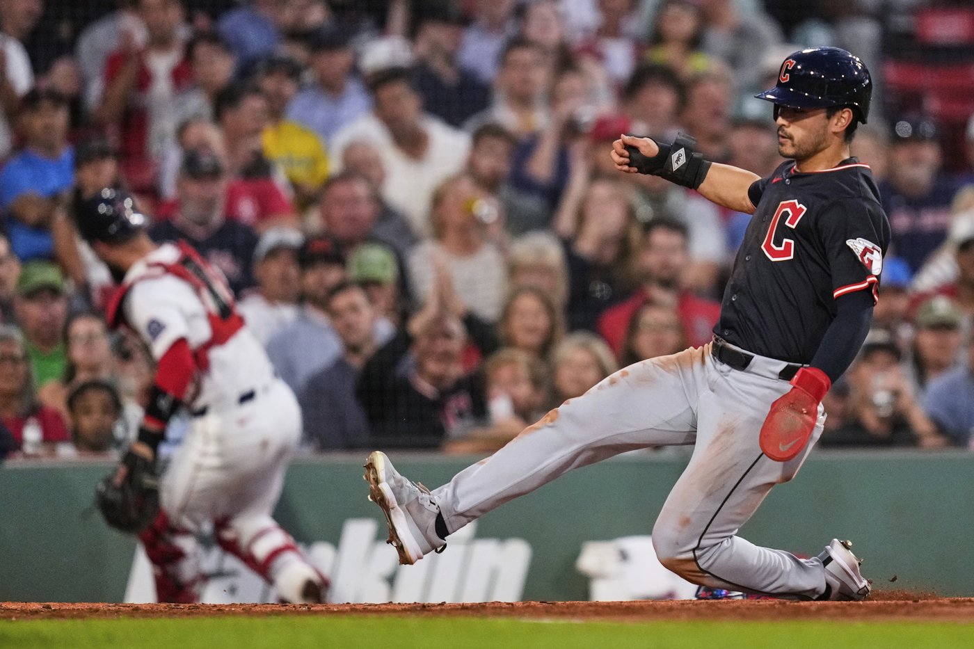Guardians score 6 runs in 2nd inning and beat sloppy Red Sox 8-1 to prevent series sweep | iNFOnews.ca