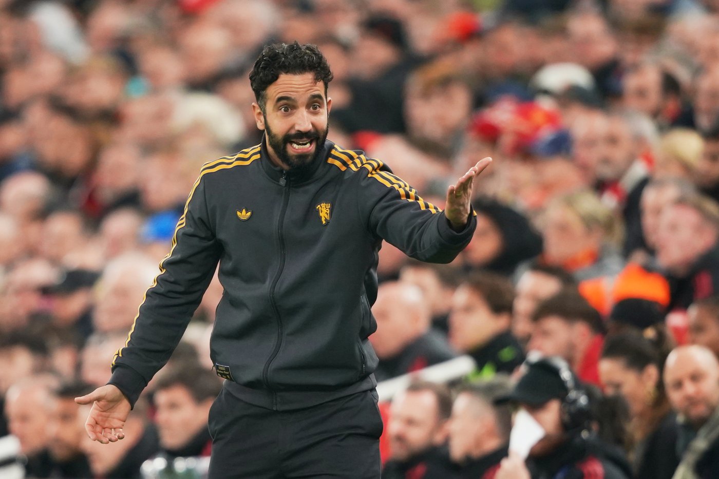 Manchester United beats Liverpool 2-1 with Maguire's late goal in big boost for Amorim | iNFOnews.ca Manchester United beats Liverpool 2-1 with Maguire's late goal in big boost for Amorim | iNFOnews.ca