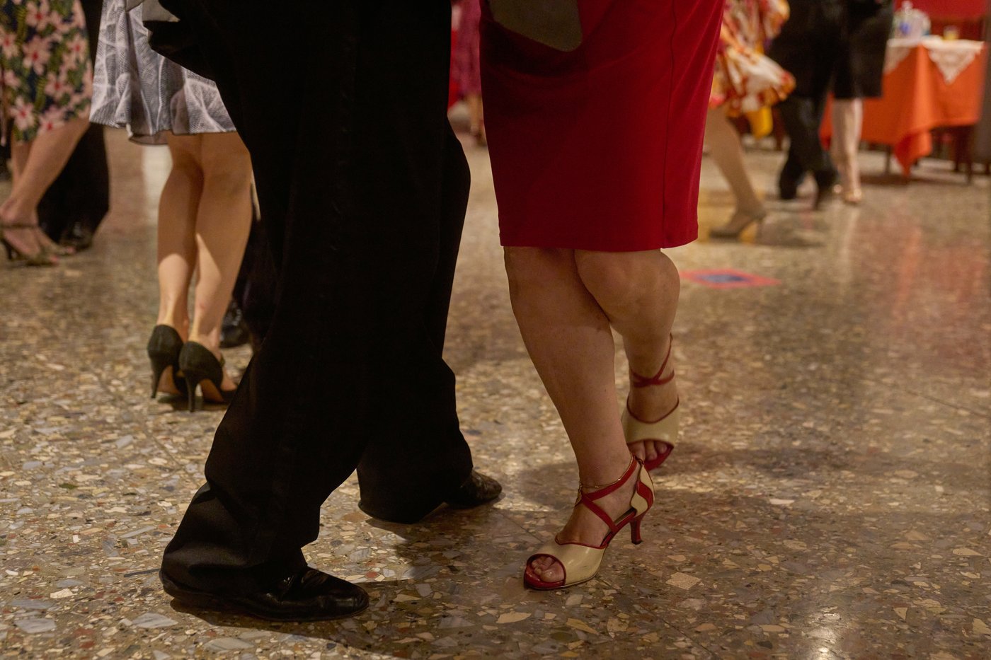A dance hall in Buenos Aires guarantees tango sessions with professional partners | iNFOnews.ca