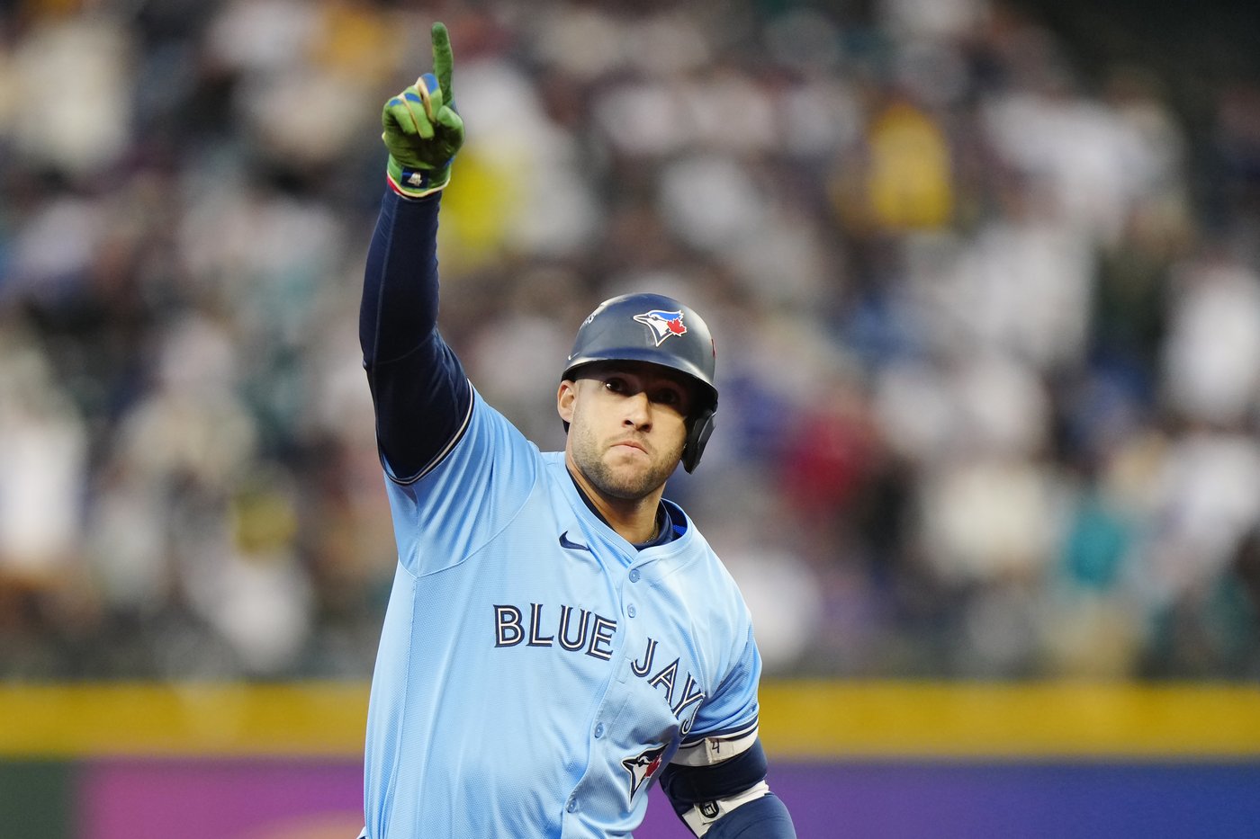Photo Gallery: Blue Jays cruise to 13-4 Game 3 win in ALCS | iNFOnews.ca