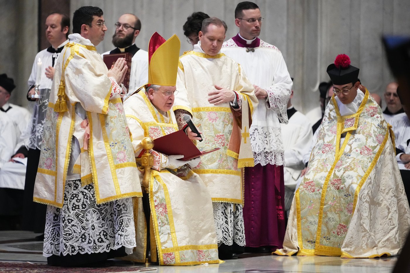 American cardinal celebrates old Latin Mass in St. Peter's in a sign of change | iNFOnews.ca American cardinal celebrates old Latin Mass in St. Peter's in a sign of change | iNFOnews.ca