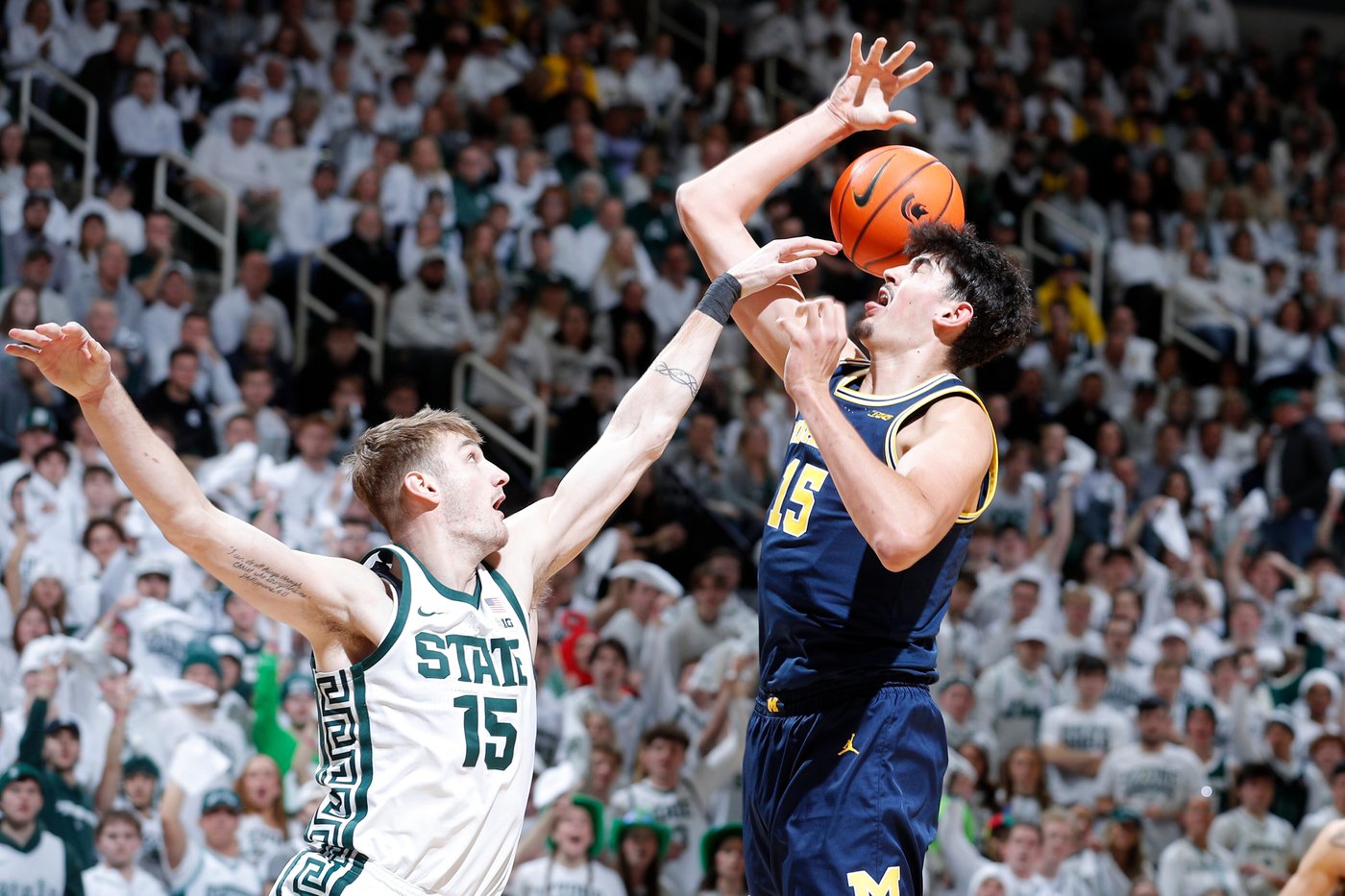No. 3 Michigan beats No. 7 Michigan State 83-71, takes sole possession of 1st place in Big Ten | iNFOnews.ca