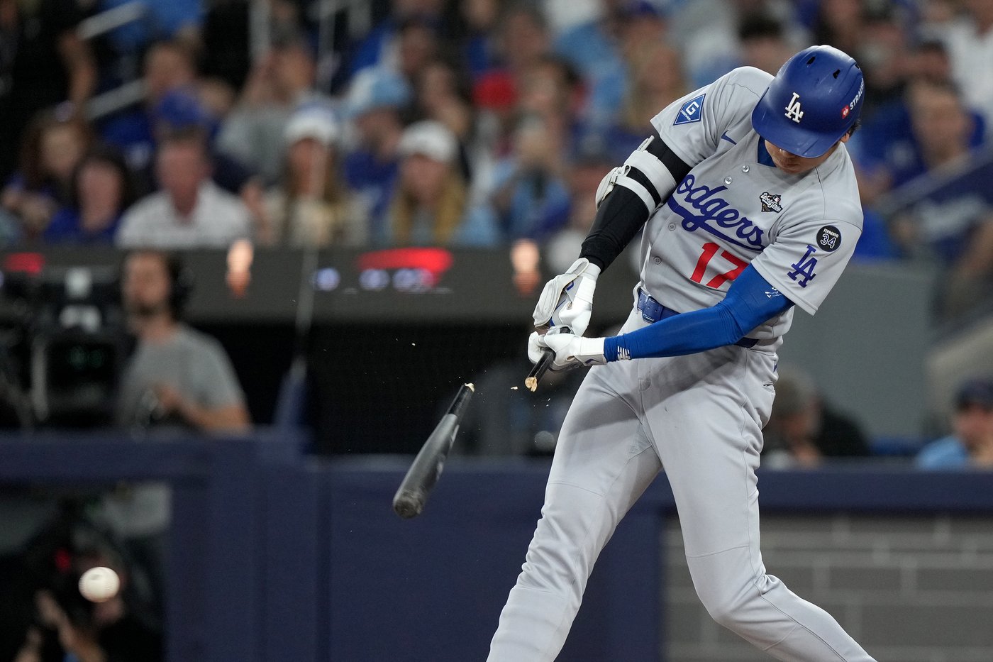 Dodgers beat Jays 5-1 in Game 2 of World Series | iNFOnews.ca