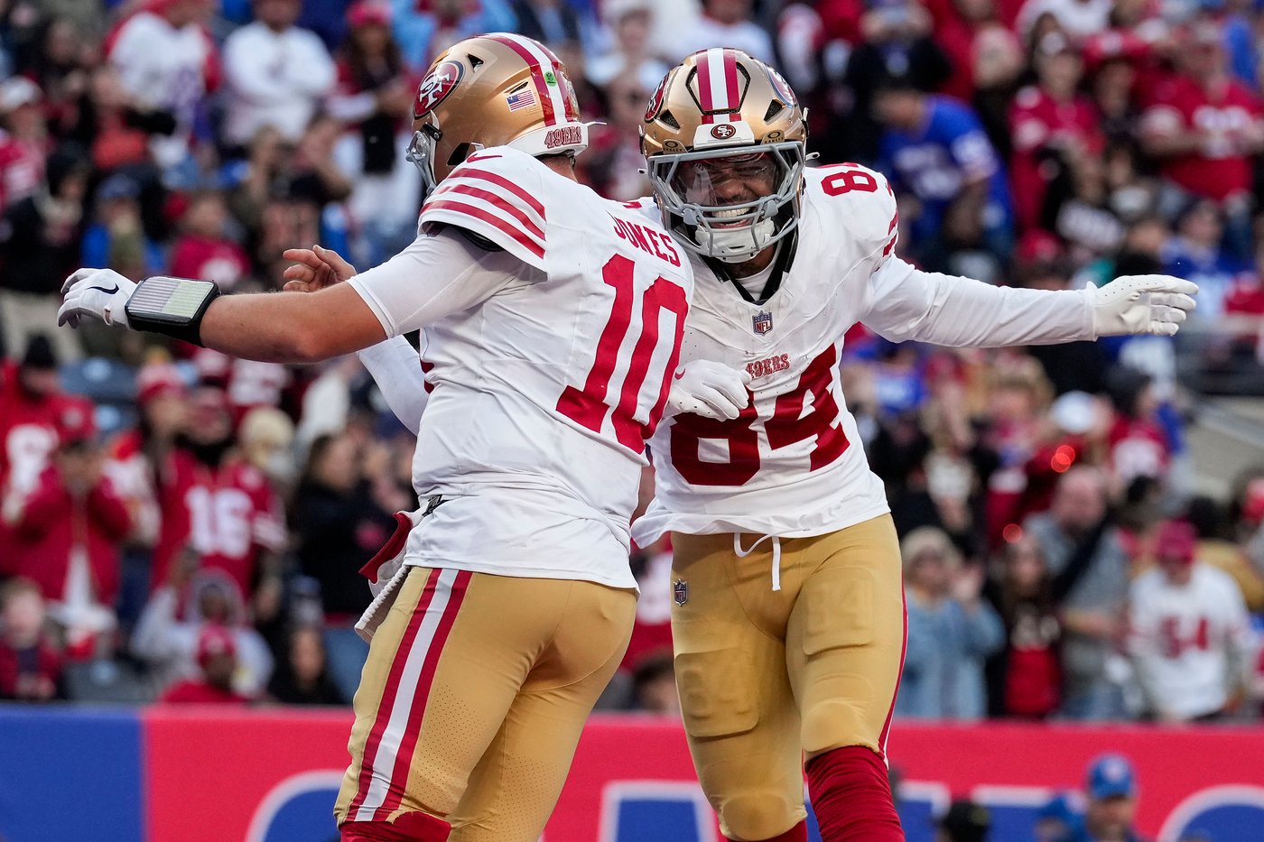 Christian McCaffrey and the 49ers run all over the Giants on the way to winning 34-24 | iNFOnews.ca Christian McCaffrey and the 49ers run all over the Giants on the way to winning 34-24 | iNFOnews.ca