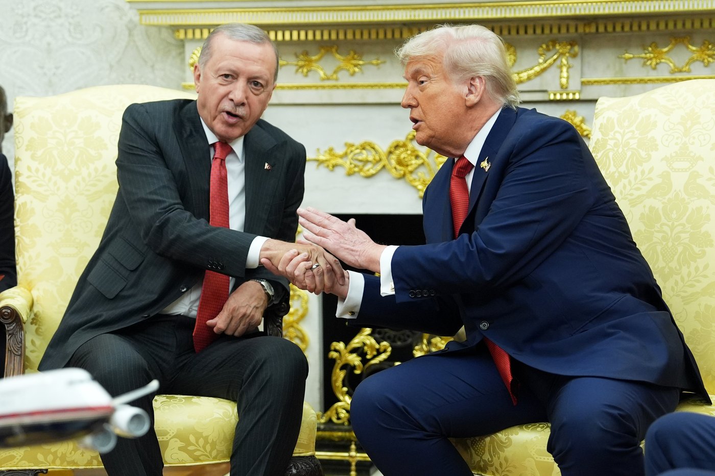 Trump hosts Turkey's Erdogan at the US considers lifting a ban on F-35 sales to the NATO ally | iNFOnews.ca