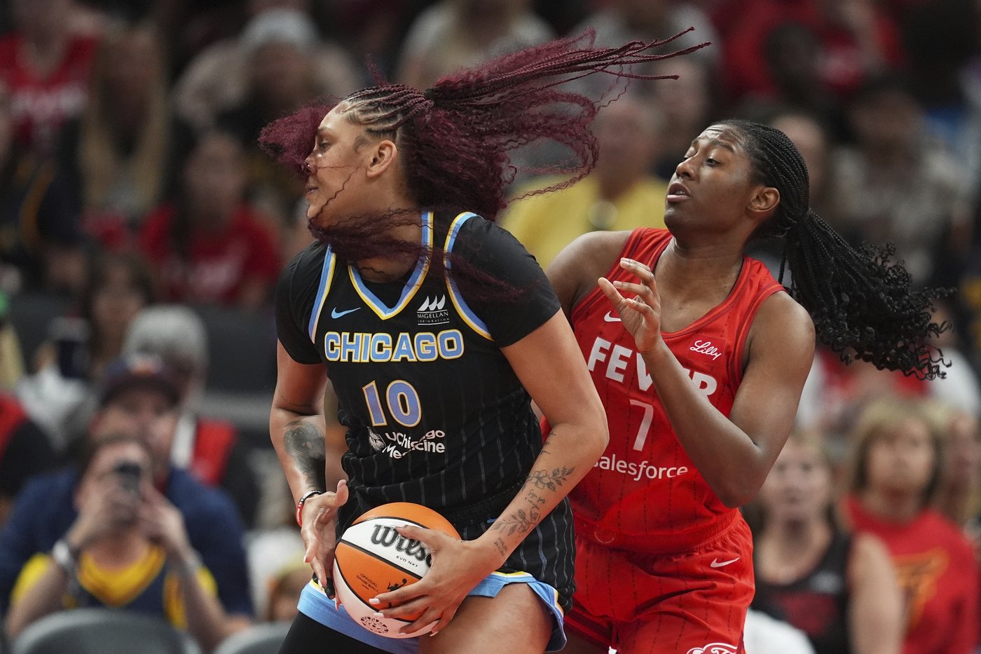 Mitchell scores 20, Howard 18 as Fever beat Sky 97-77 and move closer to securing playoff berth | iNFOnews.ca Mitchell scores 20, Howard 18 as Fever beat Sky 97-77 and move closer to securing playoff berth | iNFOnews.ca