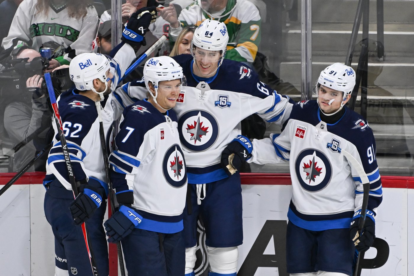Scheifele has 4 points as Jets beat Wild 6-2 for 4th straight win | iNFOnews.ca