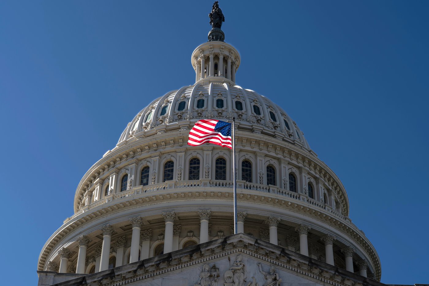 Senators struggle to find a way forward as government shutdown enters ninth day | iNFOnews.ca Senators struggle to find a way forward as government shutdown enters ninth day | iNFOnews.ca