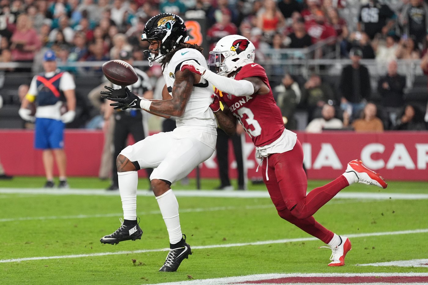 Lawrence throws 3 TD passes, Little kicks 52-yard FG in OT as Jaguars beat Cardinals 27-24 | iNFOnews.ca