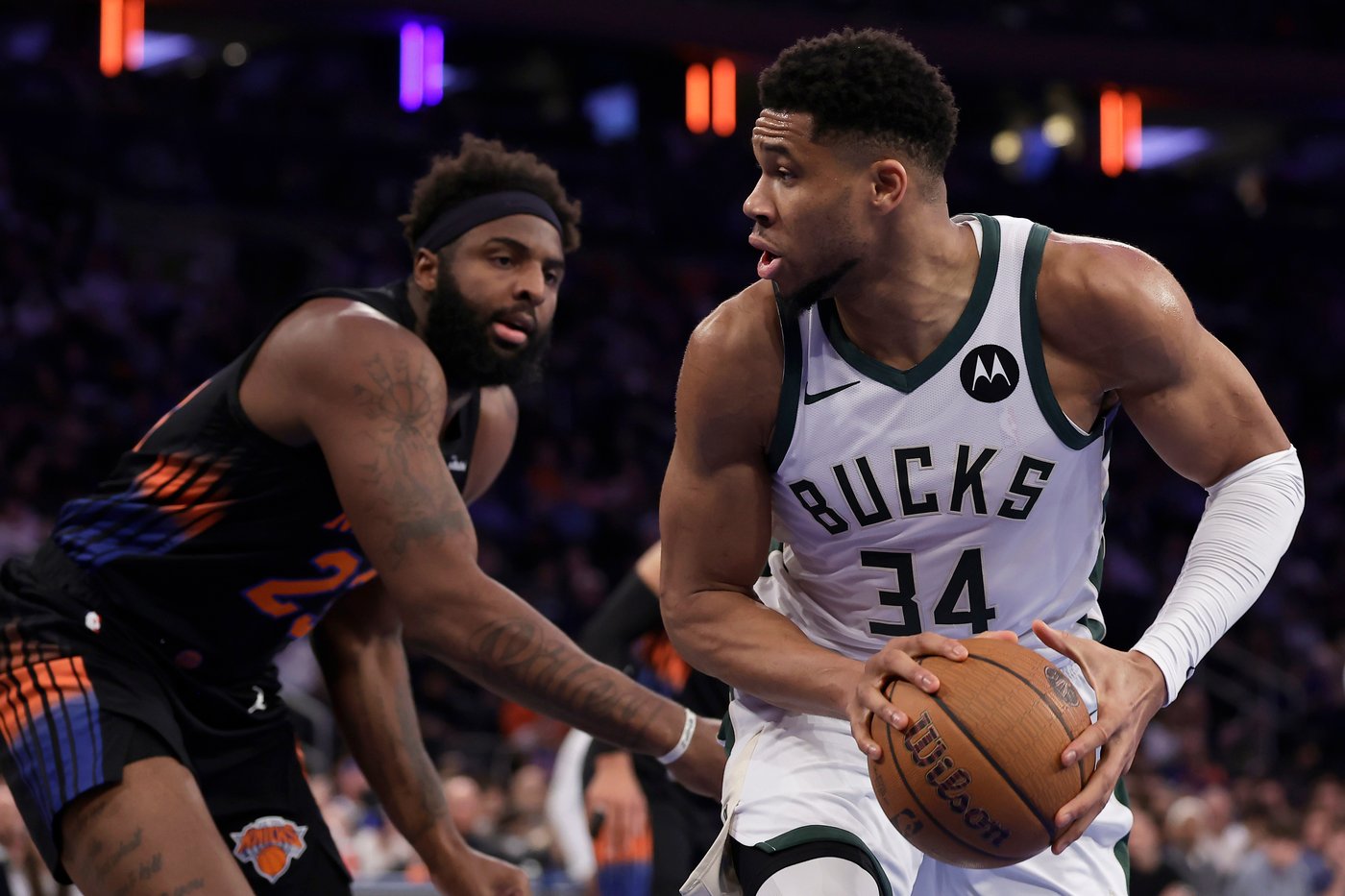 Jalen Brunson scores 37 points as Knicks fend off Bucks 118-109 and advance in NBA Cup | iNFOnews.ca
