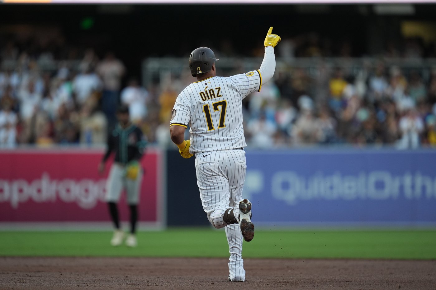 Tatís homers again, and the Padres warm up for the postseason with a 5-1 win over Diamondbacks | iNFOnews.ca