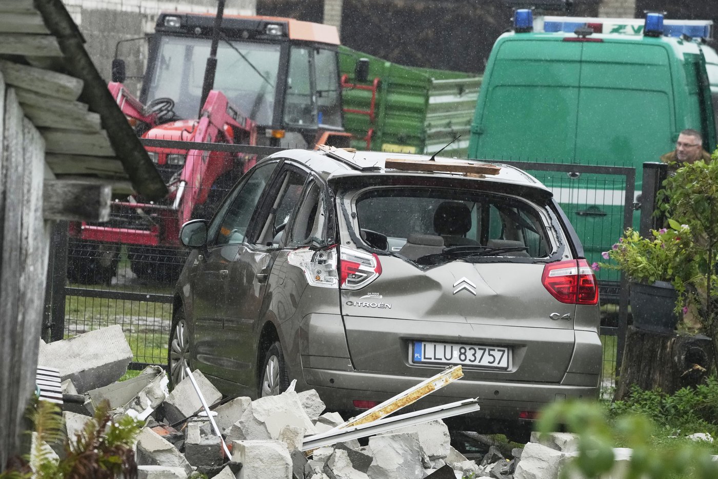 Russian drone incursion in Poland prompts NATO leaders to take stock of bigger threats | iNFOnews.ca