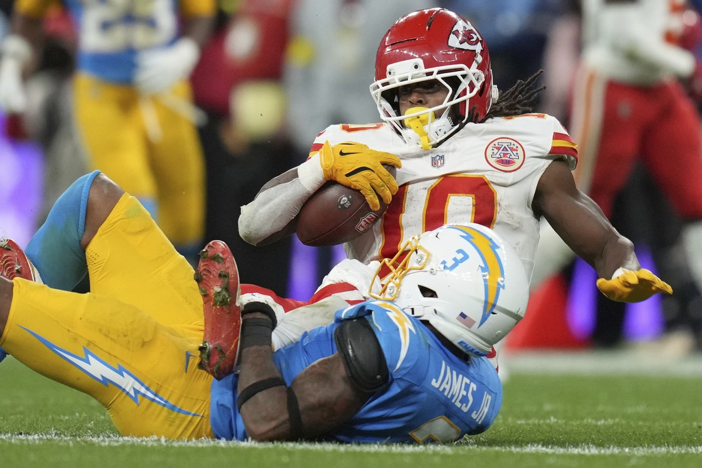 Herbert outduels Mahomes to help the Chargers beat the Chiefs 27-21 in Brazil | iNFOnews.ca Herbert outduels Mahomes to help the Chargers beat the Chiefs 27-21 in Brazil | iNFOnews.ca