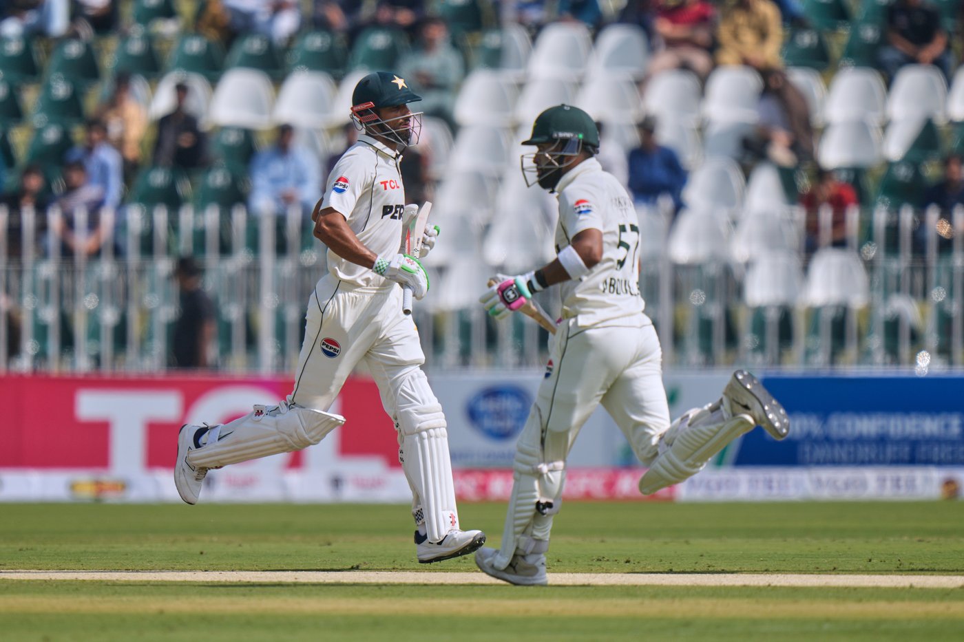 Shafique's luck holds as Pakistan reaches 95-1 at lunch in second test against South Africa | iNFOnews.ca Shafique's luck holds as Pakistan reaches 95-1 at lunch in second test against South Africa | iNFOnews.ca