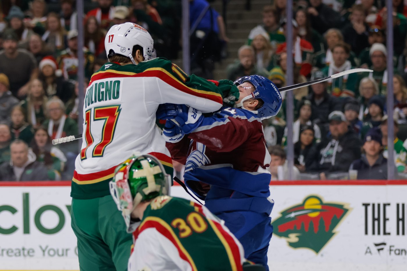 MacKinnon nets 2 goals, Makar and Nelson have goal, two assists, as Avalanche beat Wild 5-1 | iNFOnews.ca