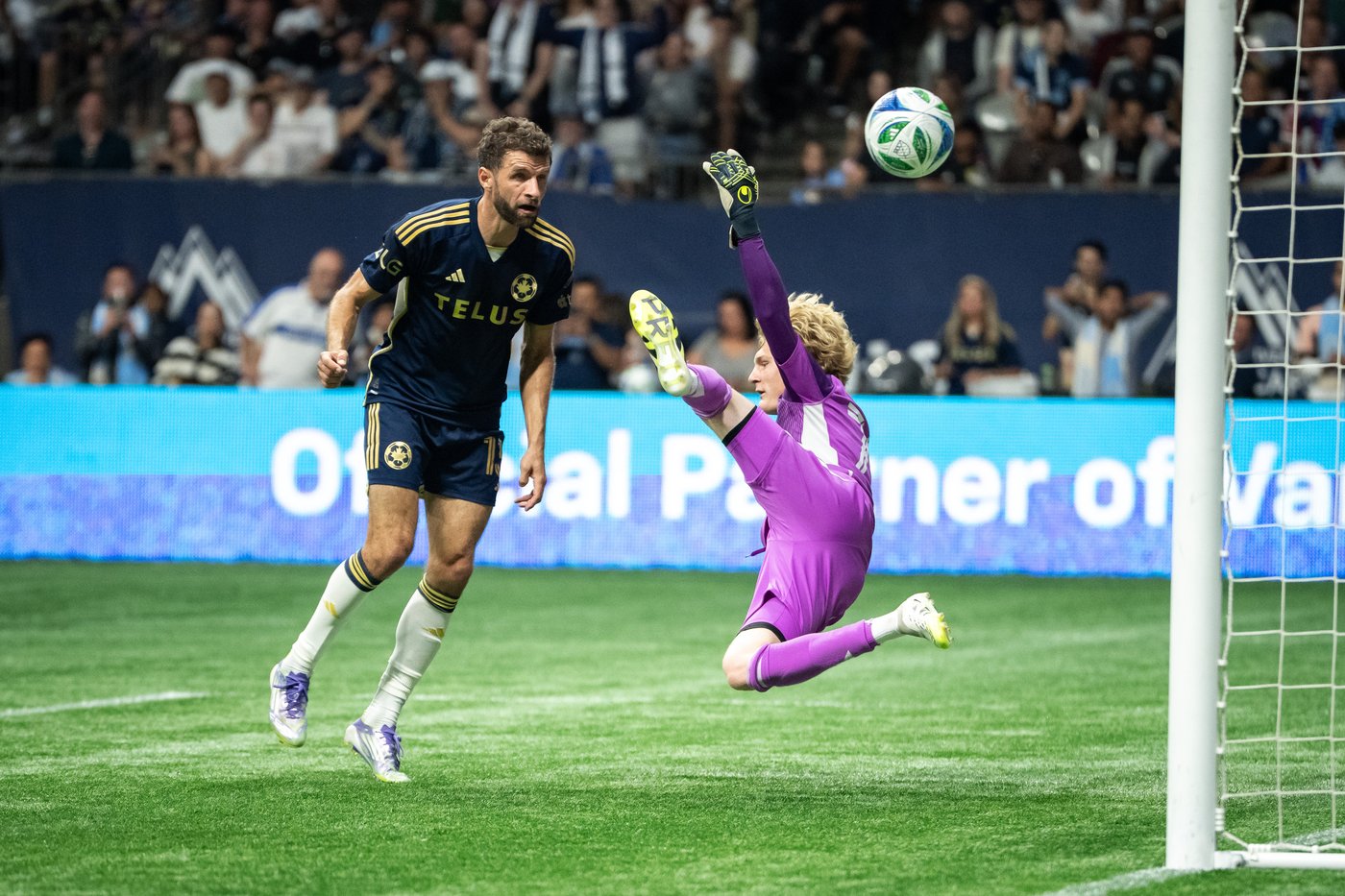 Muller scores hat trick, Whitecaps clinch playoffs with 7-0 rout of Union | iNFOnews.ca Muller scores hat trick, Whitecaps clinch playoffs with 7-0 rout of Union | iNFOnews.ca