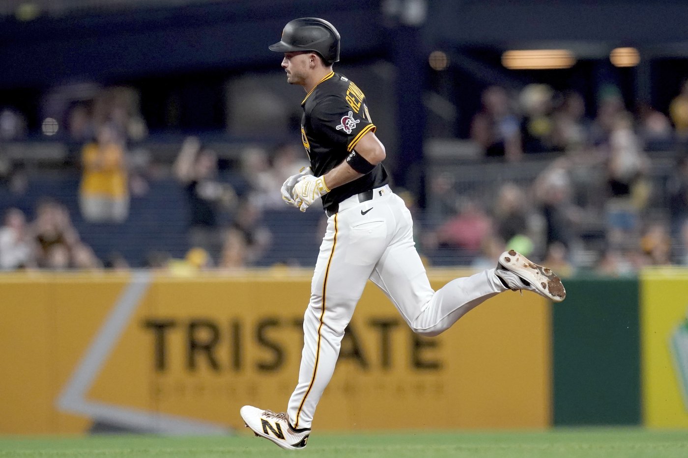 Bubba Chandler, 2 relievers combine on one-hitter as Pirates defeat A's 2-0 to end 5-game skid | iNFOnews.ca