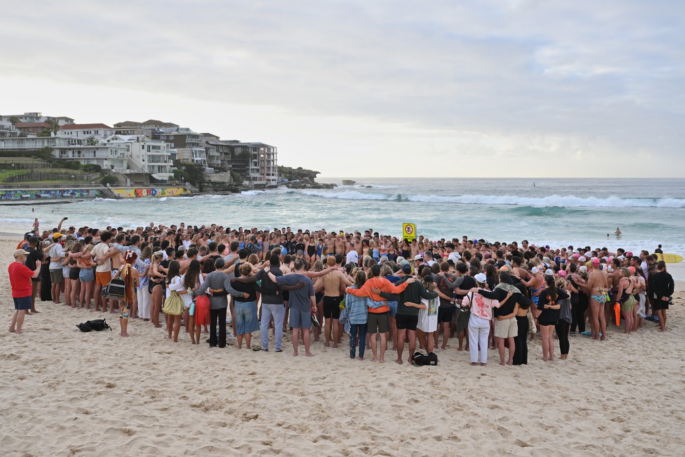 Accused gunman in Bondi Beach shooting charged with 15 counts of murder | iNFOnews.ca