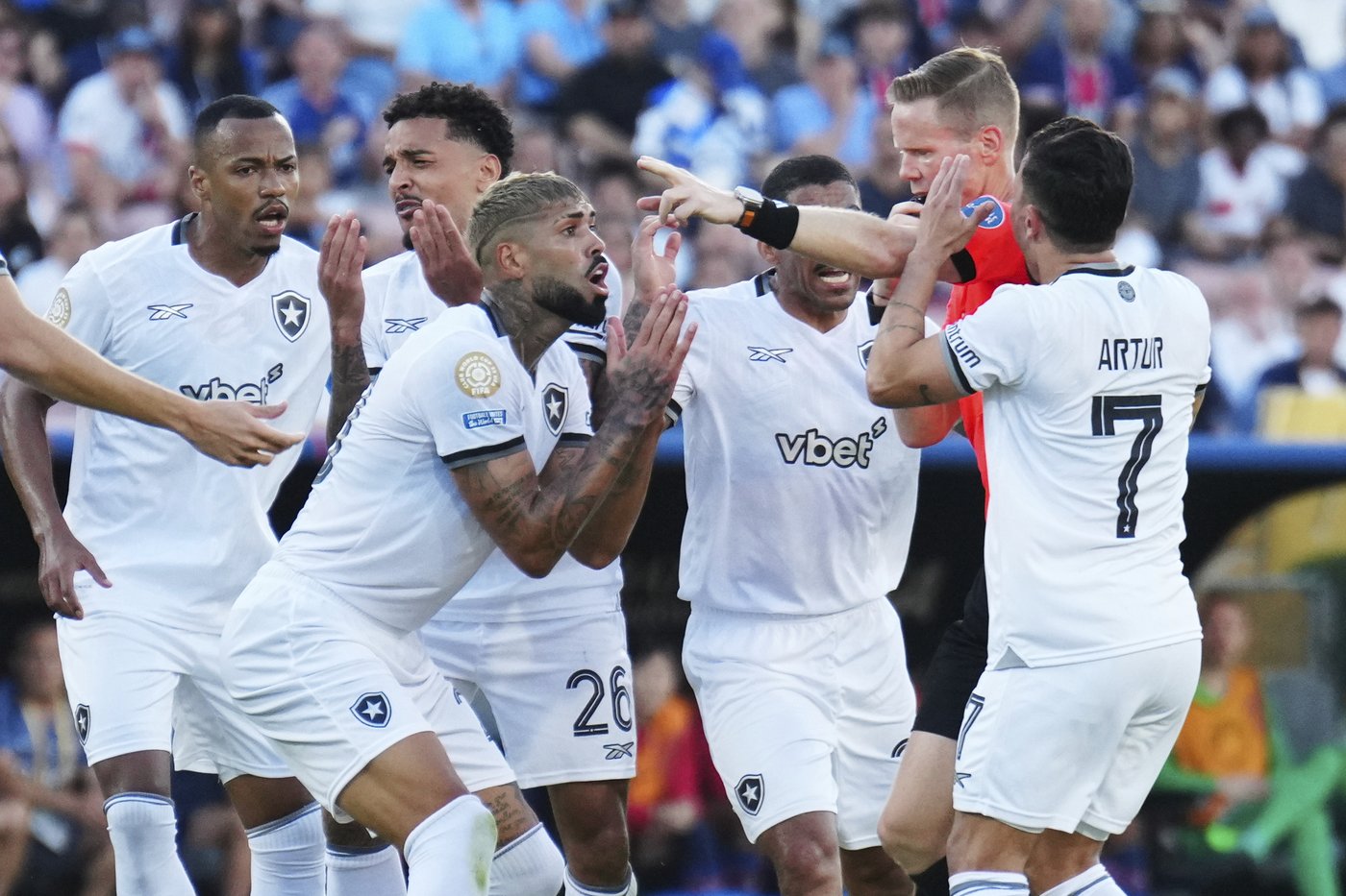 Calgary-born Major League Soccer referee Drew Fischer wins award second year in a row | iNFOnews.ca