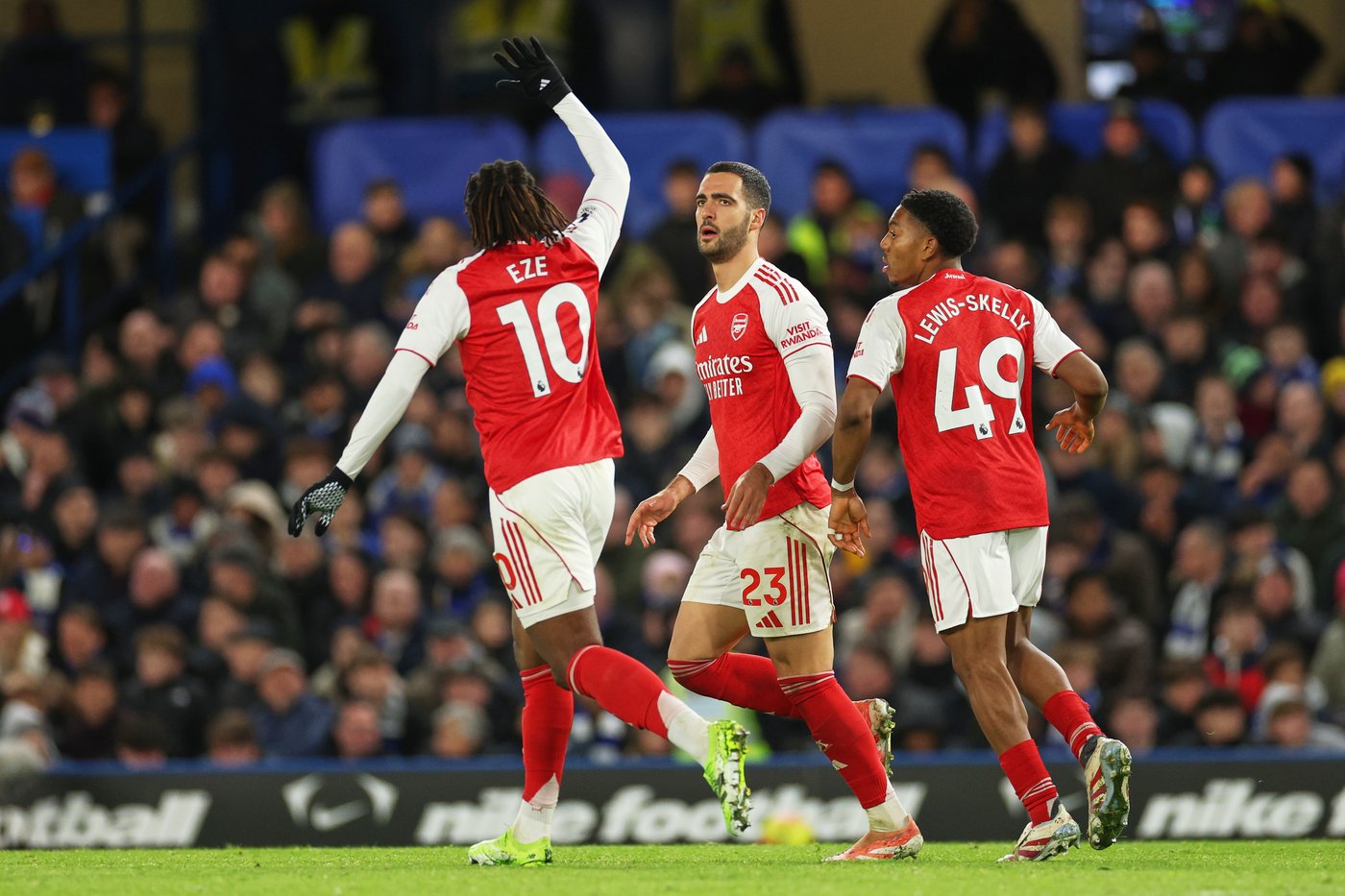 Arsenal held by 10-man Chelsea, Isak sets up much-needed Liverpool win and Man United beats Palace | iNFOnews.ca
