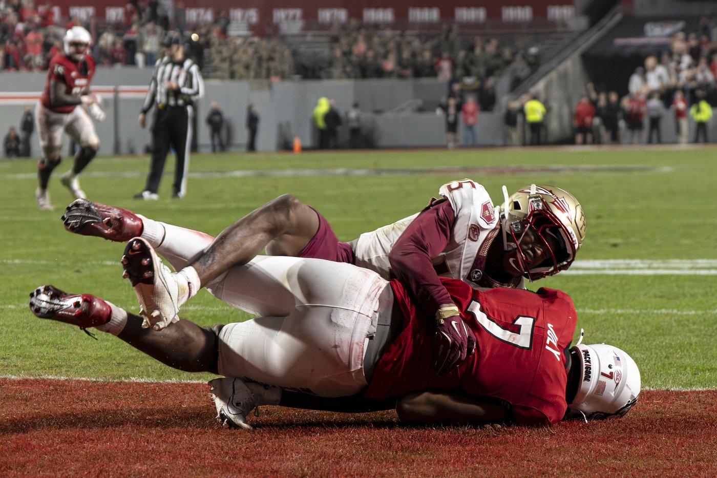 NC State tops Florida State 21-11 behind Joly's TD, 2 late special-teams turnovers by Seminoles | iNFOnews.ca
