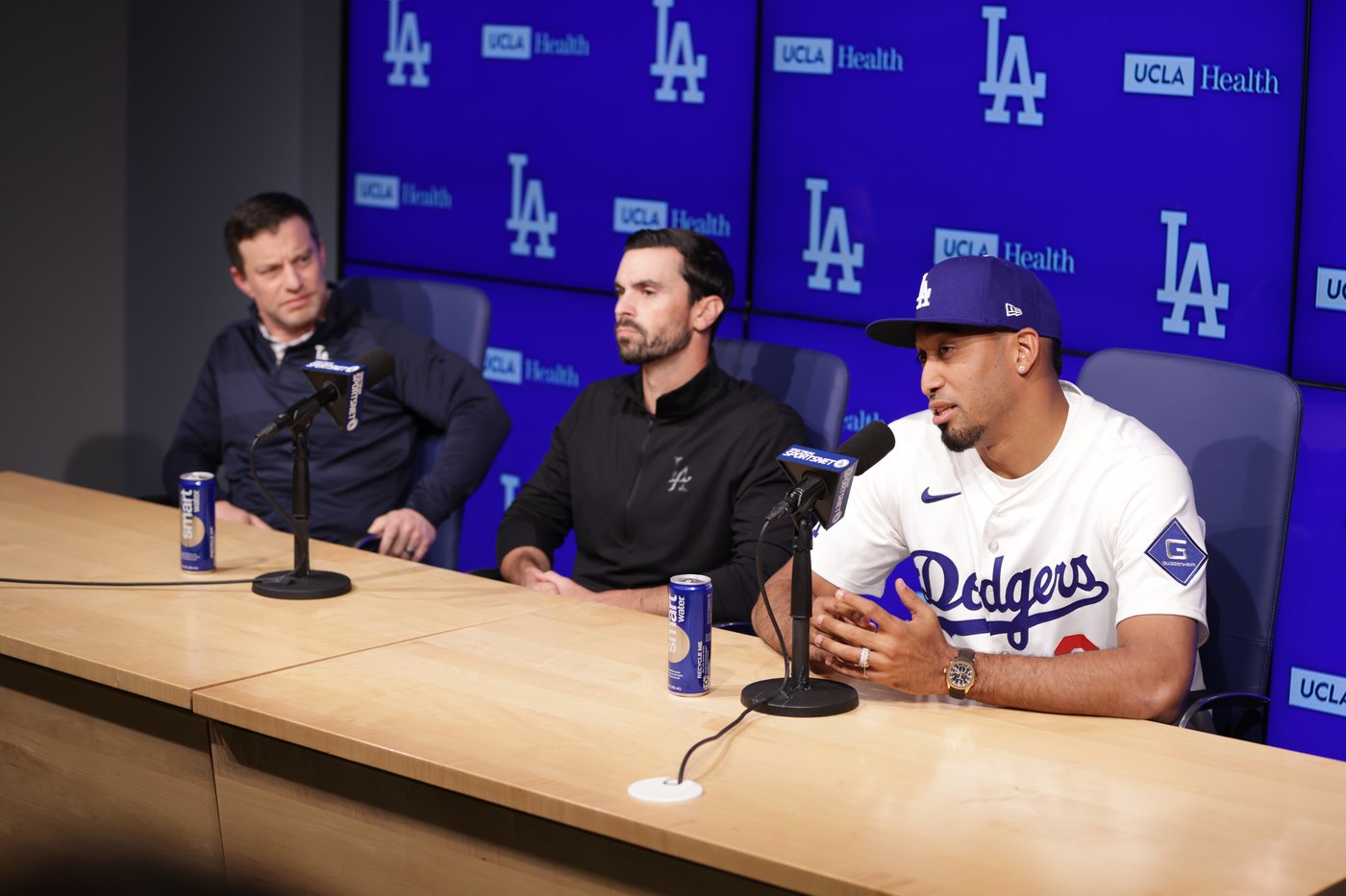 Cue the trumpets! Edwin Díaz lands in LA to start his new chapter with the champion Dodgers | iNFOnews.ca Cue the trumpets! Edwin Díaz lands in LA to start his new chapter with the champion Dodgers | iNFOnews.ca